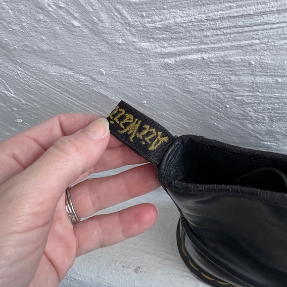 Dr. Martens 1460 smooth black leather 8-eye boot - Picture 8 of 11